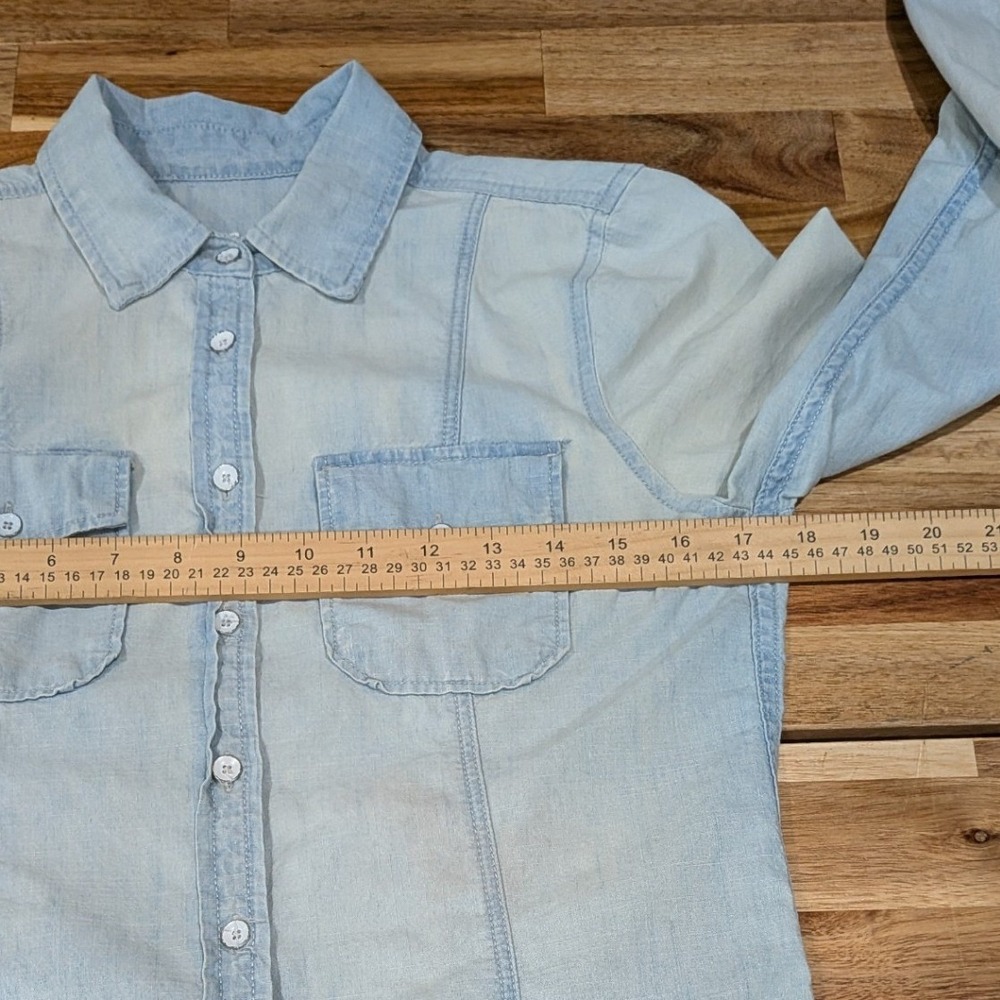 Gap 1969 Womens Chambray Shirt Small Denim Western Coastal Cowgirl Rodeo - Picture 4 of 6